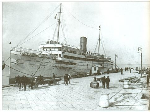 Die Thalia am Molo San Carlo, Triest